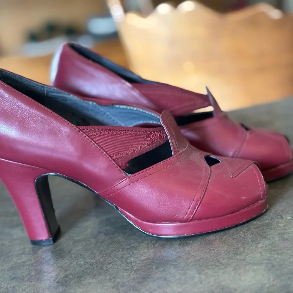 Farylrobin Red Chunky Heel Peep-Toe Shoes - Picture 4 of 8